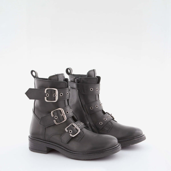 Girl's black leather boot by Giga Shoes