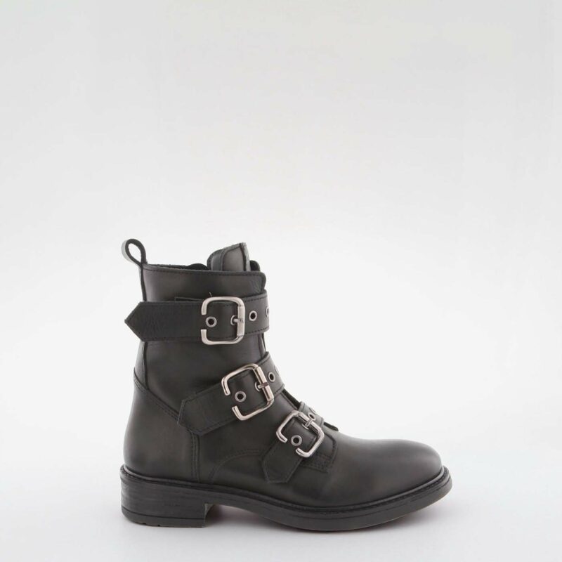 Tamer Black